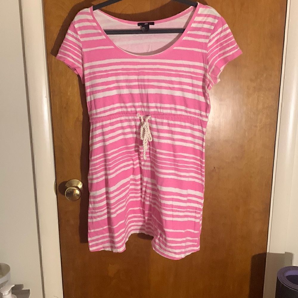 EUC H&M pink and white striped dress. Size S